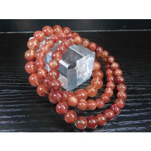 クールなメタリック光沢やシラー入りの珠も 才能や魅力を引き出す石