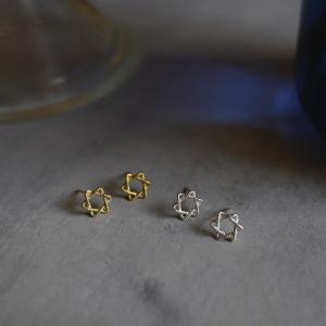 LONE ONES（ロンワンズ） シルククロススタッドシルバーピアス