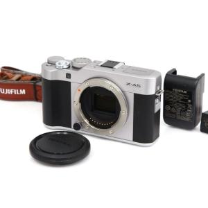 極美品｜富士フイルム FUJIFILM X-A5 ボディ シルバー γA2787-2P1｜akiba-ryutsu