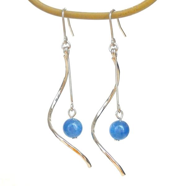 意志強化up ゆらゆらピアス カイヤナイト&amp; ウェーヴバー天然石 パワーストーン 良質天然石 チタン...