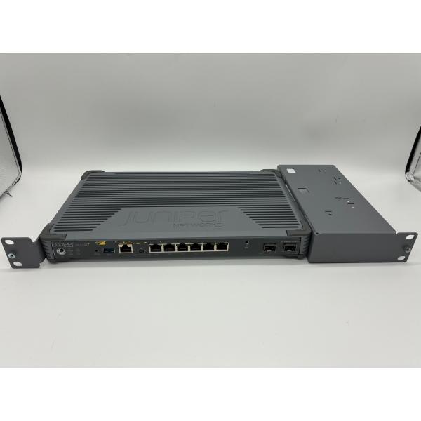 中古 Juniper Networks SRX300-SYS-JB REV A 初期化済み Juno...