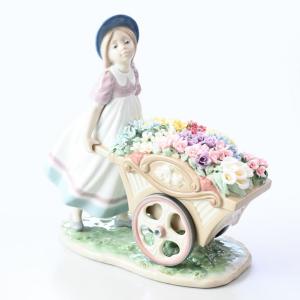 リヤドロ 可愛いお花屋さん フィギュア 人形 女性 LLADRO リアドロ フィギュリン 01006521 インテリア オブジェ 置物｜alevelshop