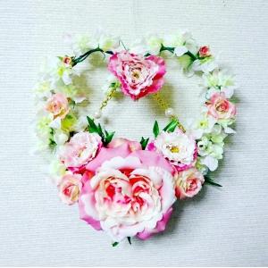 造花・アートフラワー　ハートのリース
