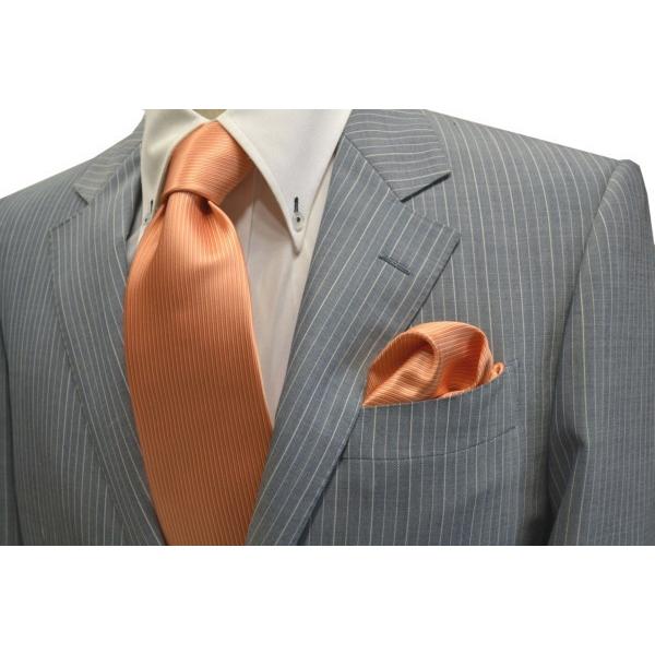 無地（縦ライン）/淡いオレンジソリッド（無地）ネクタイ＆チーフセット(チーフ30cm)/CS-SO0...