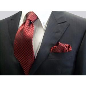濃い赤（レッド）の市松模様ネクタイ＆ポケットチーフセット(チーフ30cm)/CS-IT010｜allety-y
