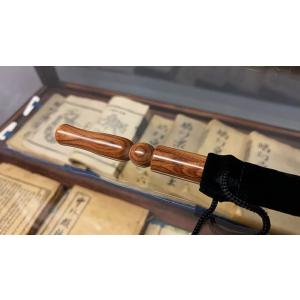 【並行輸入品】Wooden Wand PRO (Bold Brown) by Harry He & Bacon Magic Trick