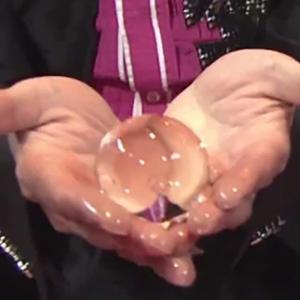 【並行輸入品】SUMAG Invisible Ball Magic Tricks Bubble to Invisible Ball Appea