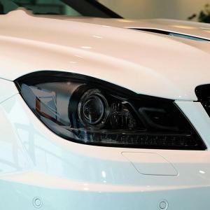 【並行輸入品】ChrOx 車のヘッドライト保護フィルム透明ブラックTPUステッカーアクセサリー2個、メルセデスベンツCクラスW204 C63 A