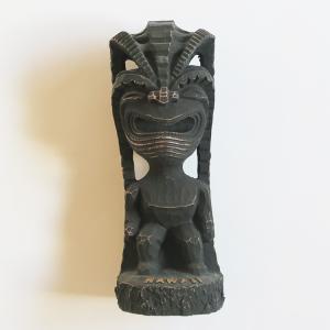 ハワイ ティキ TIKI ティキ像（HAPPY TIKI 幸運） 守り神 守護神 木彫り 人形 幸運 ハワイアン雑貨 インテリア お土産 置物｜alohadiaries