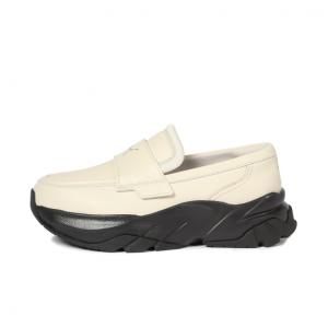 PUMA プーマ　LOAFYR ウィメンズ ホワイト　24.5㎝ PUMA（プーマ） スニーカー PUMA LOAFYR WNS / プーマ ローファー