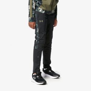 アンダーアーマー ジュニア キッズ 子供 ジャージパンツ UA NOVELTY PENNANT TAPERED PANTS 1362482 004 スポーツウェア UNDER ARMOUR