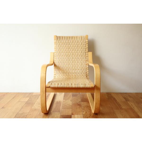 座面高が低いヴィンテージのChair406 籐張