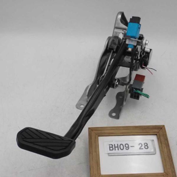 平成30年 ワゴンR ハイブリッド HV MH55S 前期 純正 ブレーキペダル 中古 即決