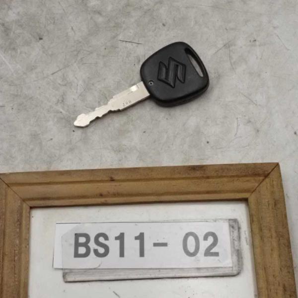 令和5年  エブリィバン JOIN 4WD DA17V 純正 キーレスキー カギ キー 中古 即決