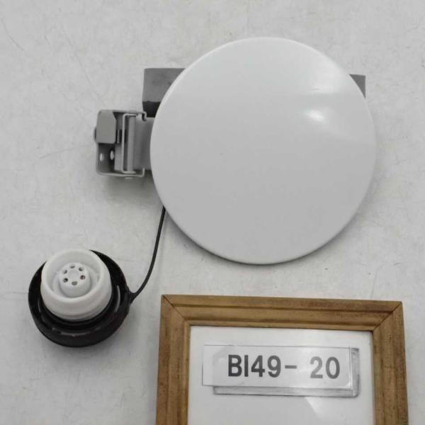 平成31年 ワゴンR ハイブリッド HV MH55S 前期 純正 フューエルリッド 給油口フタ 蓋 ...