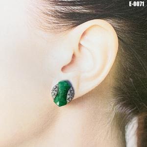【ほぅ】フォレストグリーン翡翠のつぶつぶ枠留めイヤリング 送料無料!! 大粒 翡翠 イヤリング シンプル 楕円型 ひすい ヒスイ