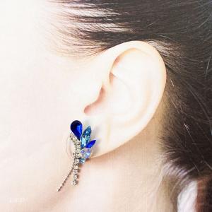 送料無料!! ブルー  リーフ 大振り華やか 揺れる キラキラ イヤリング ラインストーン クリア ウェディング パーティー 社交ダンス E-0107