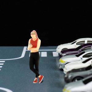 ヘッドセット女性オレンジ ミニチュア人形 Sス...の詳細画像2