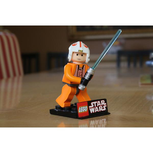 LEGO Star Wars Luke Skywalker Limited Edition Maqu...