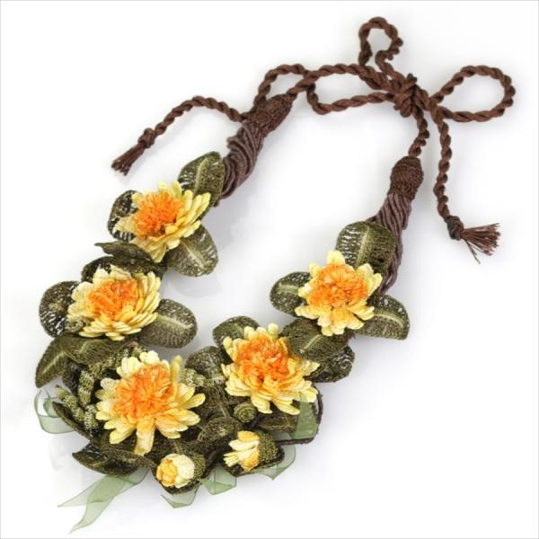 ハンドメイドレースフラワー・ボタニカルネックレス 大輪のガーベラ・オヤモチーフ