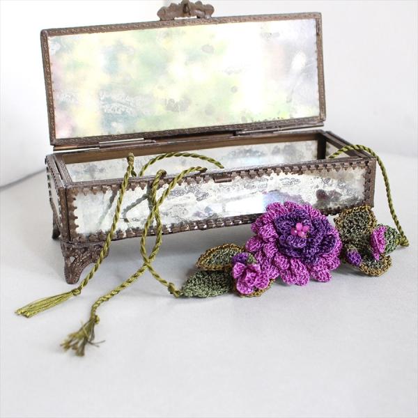 ハンドメイドレースフラワー・ボタニカルネックレス 大輪のバラ・オヤモチーフ