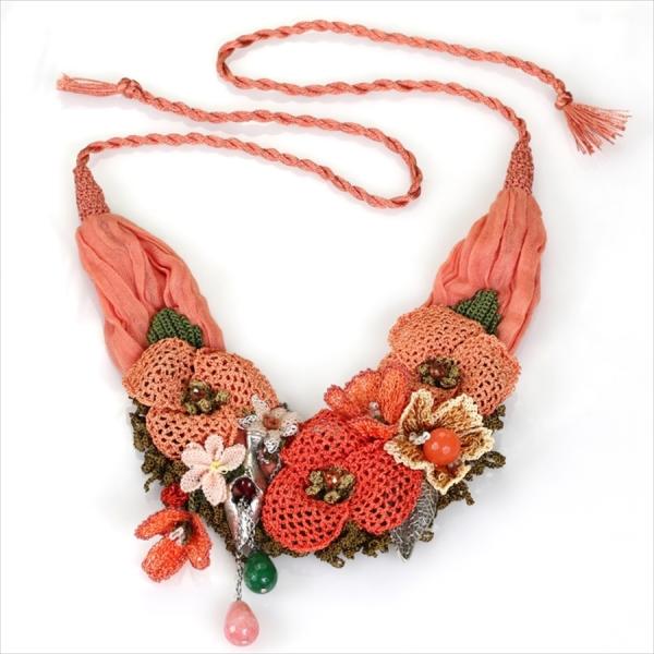 イーネオヤモチーフ・デコラティブネックレス コーラルオレンジ・グラデーション