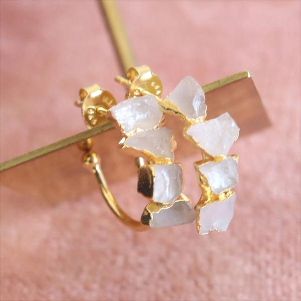 4粒のミルキークォーツ シルバーピアス  ラフカット 天然石 フープピアス