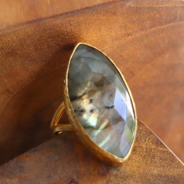 アルサメイア・アーモンド形ラブラドライトリング 22Kゴールドプレーテッド トルコジュエリー