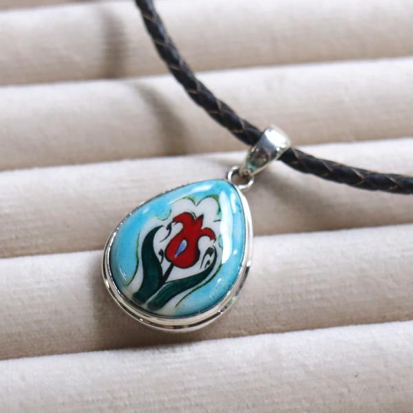 キュタフヤ陶器 シルバーペンダント 赤いチューリップ　ドロップ形