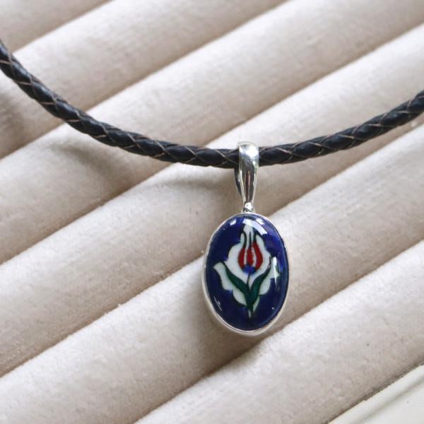 キュタフヤ陶器 シルバーペンダント 赤いチューリップ　オーバル