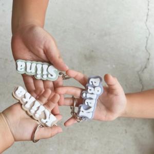 期間限定価格】きらきらラメの3Dネームアクリルキーホルダー