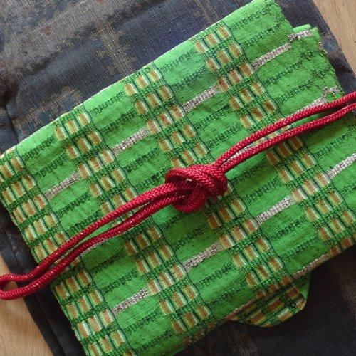 名古屋帯 紬帯 緑の絣織の帯 幾何学模様 織模様のある格の高い帯 お茶席のお稽古に