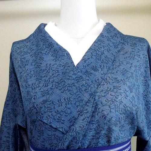 女性用着物 夏に着る女物和服 単小紋 Sサイズ150cmの方向け 青地に流水