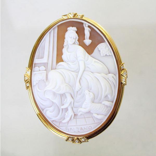 ◎中古美品◎１８金枠　ダイヤ　0.155ct　シェルカメオ　ブローチ＆ペンダント