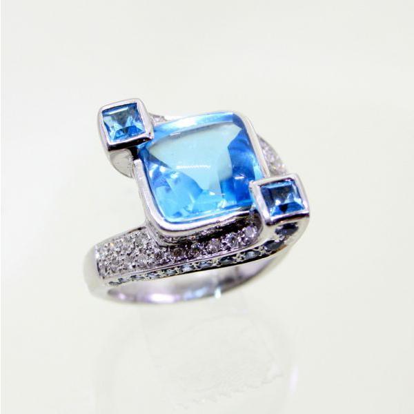 ◎中古美品◎１８金ＷＧ　ブルートパーズ，ダイヤ，サファイア　リング　11号