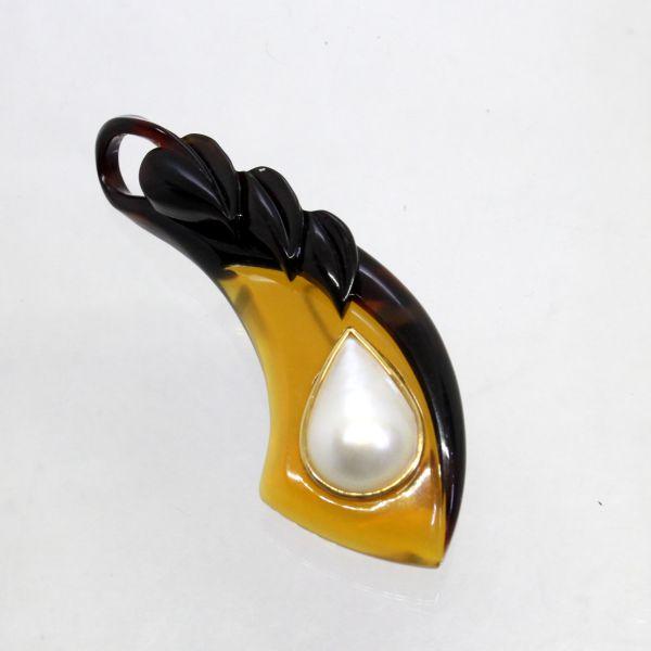 ◎中古美品◎１８金留具　べっ甲，マベパール　ブローチ兼ペンダント