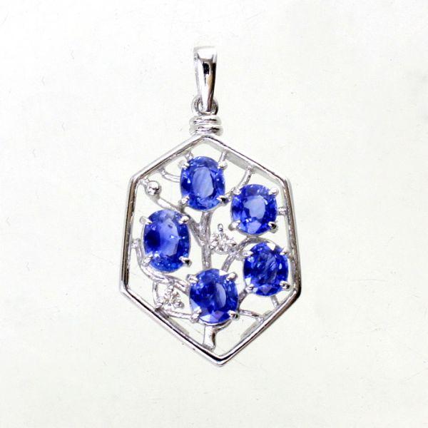 ◎中古美品◎プラチナ　サファイア　3.66ｃｔ　ダイヤ　0.11ｃｔ　ペンダント