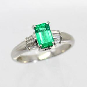 ☆新品☆『エメラルド0.74ct ダイヤモンド0.24ct』Pt900デザインリング