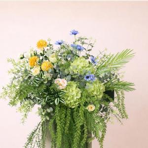 造花 壇上アレンジ 赤バラ ピンクユリ 大輪花...の詳細画像3
