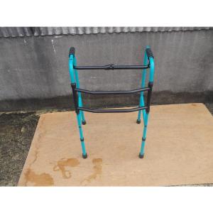 KM-25-0516-02 一部地域を除き送料無料 歩行器 シルバーカー