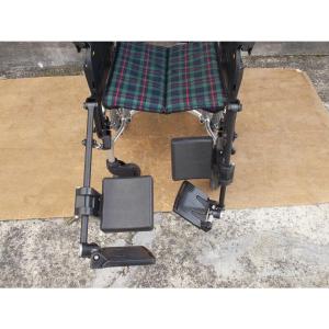 日進医療器　車椅子　チェック柄　アルミ介助式　TK 20C ○メーカー製造終了 TK-20C (台湾製・OEM) 車椅子(車いす) 日進