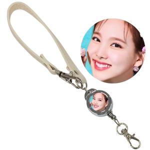 チェヨン TWICE トゥワイス 写真入り リール付き パスケース ICカード