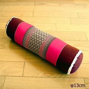 タイの枕 クッション枕 ごろ寝枕 [直径約13cm×50cm]　ピンクｘえんじ 抱き枕 エスニック柄 ヨガ枕 ストレッチ アジアン雑貨 バリ エスニック おしゃれな 枕｜angkasa