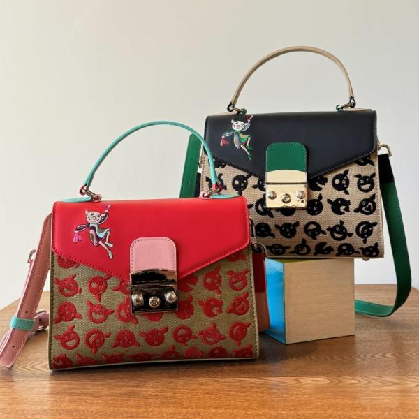 【10％OFF SALE】アルベロベロ(Alberobello)オレボレブラぶたさんフェイス柄 クラ...