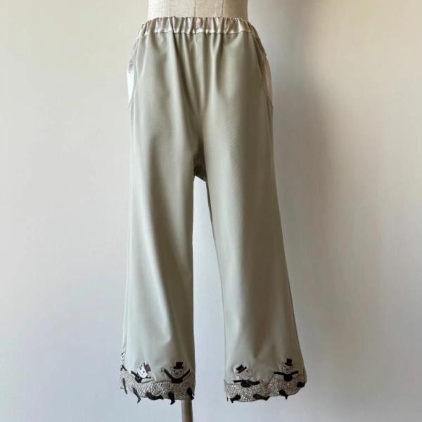 アルベロベロ(Alberobello)オレボレブラぶたさんアップリケ刺繍入り ドライギャバ パンツ（...