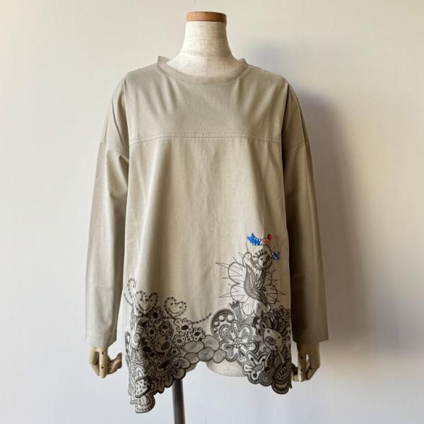 アルベロベロ(Alberobello)オレボレブラぶたさん刺繍入りカットソー（ベージュ）【2026 ...