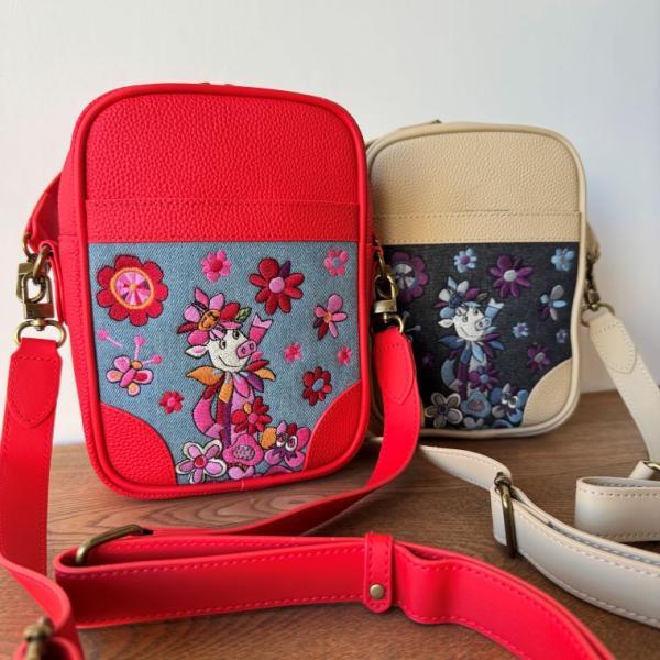 アルベロベロ(Alberobello)オレボレブラぶたさん刺繍入り スモールショルダーバッグ【202...