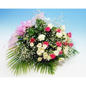 ピンクと白のバラとかすみ草の花束 バラ ブーケ 誕生日の花 ギフト プレゼント お祝い 贈り物 バレンタイン プレゼント 爆買