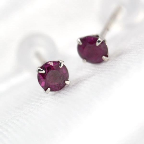 Pt900 プラチナ ピアス 4本爪 3mm石 天然ルビー