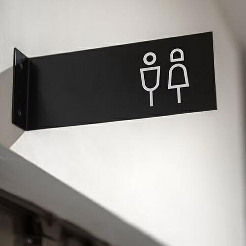 サインプレート トイレ ＴＯＩＬＥＴ ピクトグラムサイン アンティーク調 アイアン ドアプレート 壁...